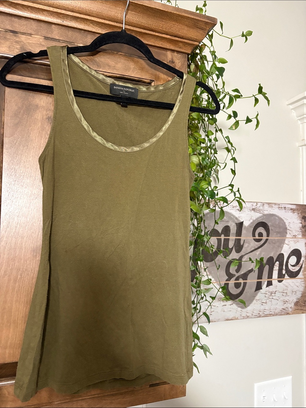 Banana Republic Olive Green Scoop Neck Tank Top
